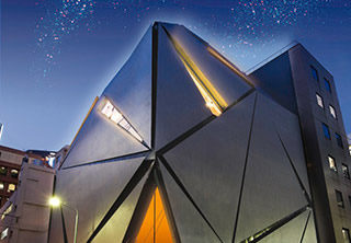 沉浸在电影的世界里